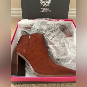 Vince Camuto Chocolate Brown Suede Welland Bootie Boot Size 9